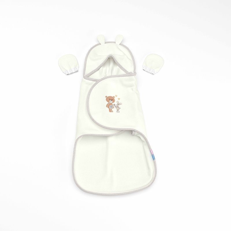 قنداق چسبی گلدوزی Bear And Kite رزبرن